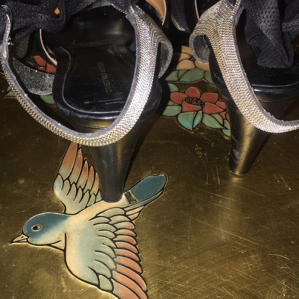 Shoes - Picture 4 of 7